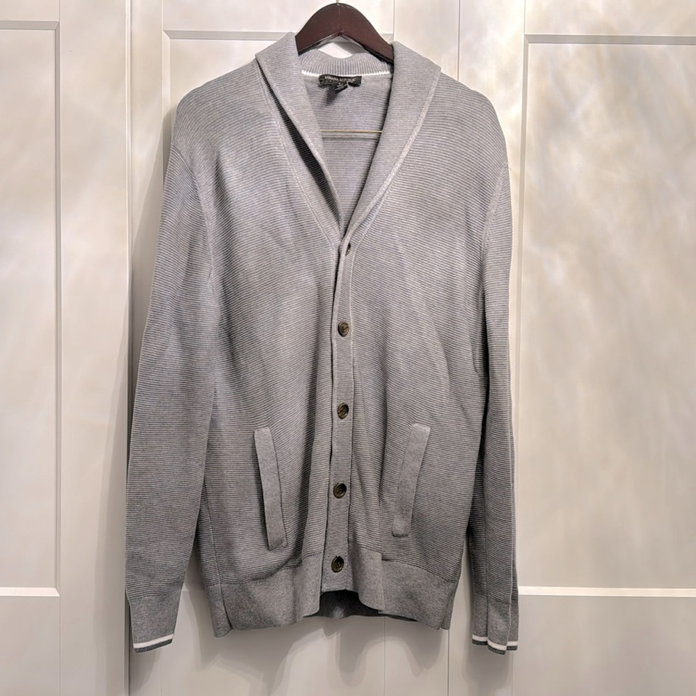 Banana Republic Men’s Grey cardigan Shawl collar size L